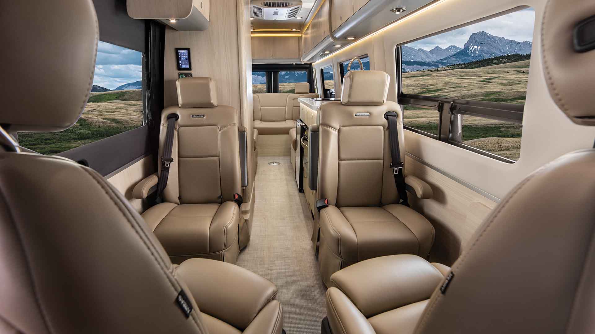 MY26-24GL-interior-CC-captain-chairs-CC