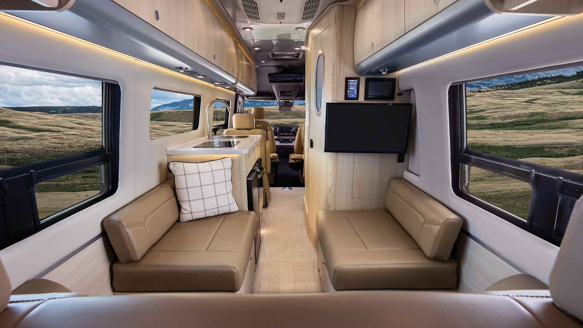 MY26-24GL-interior-CC-rear-lounge1920x1080