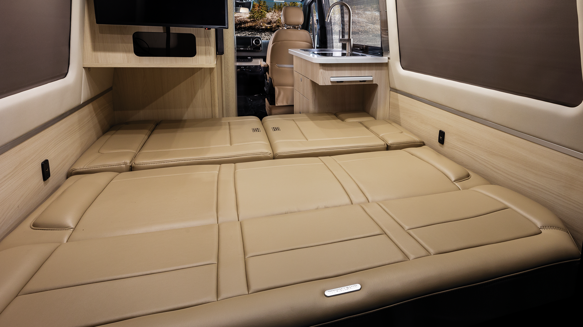 MY26-I19GT-Largest-Bed1920x1080