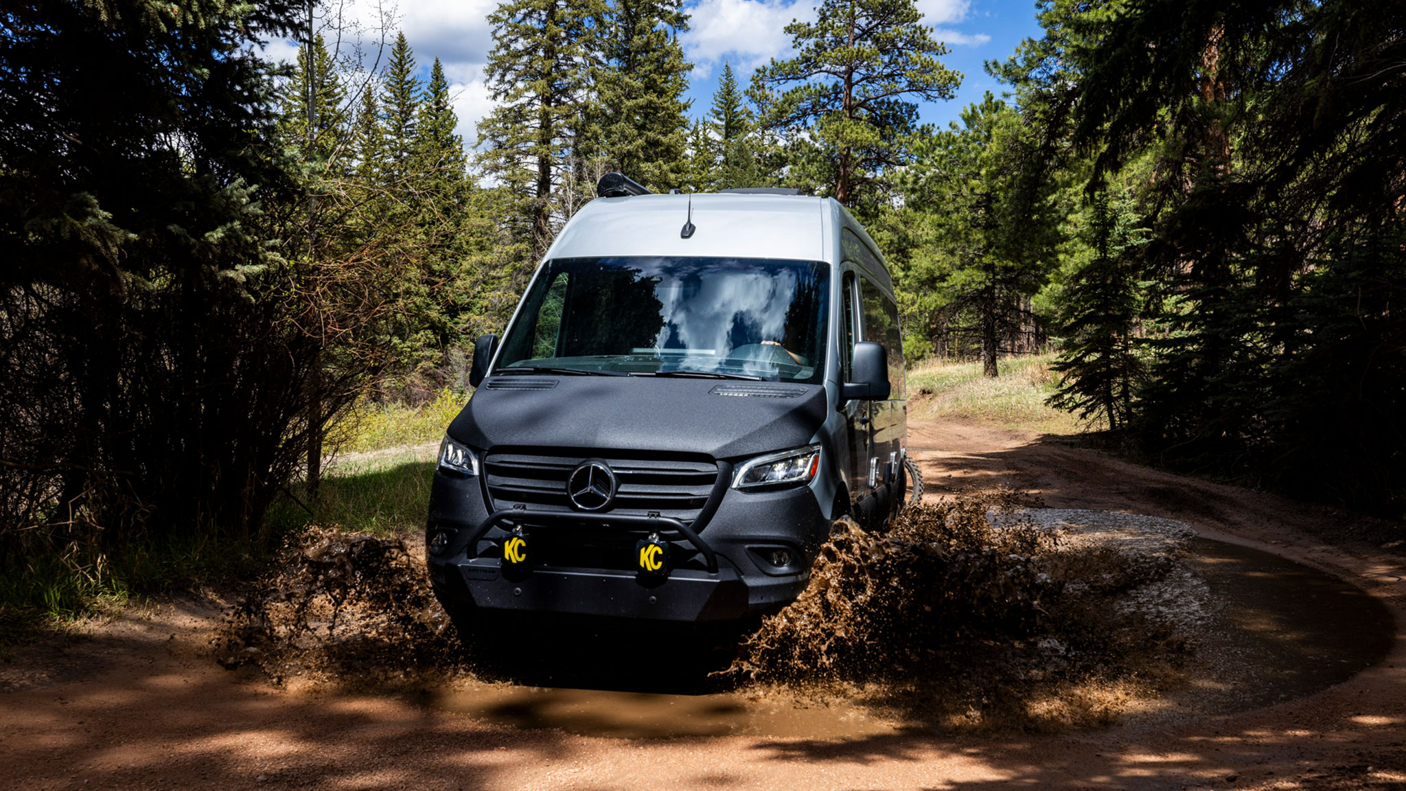 airstream-interstate-19x-is-the-perfect-adventure-van-5