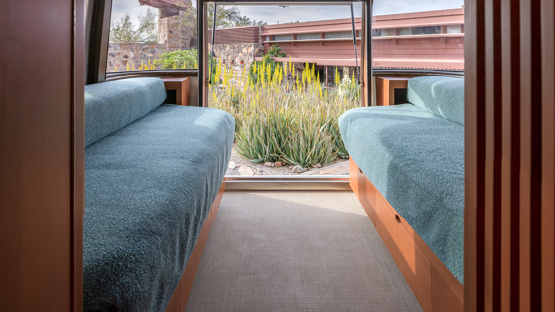 flw-storage-under-bed