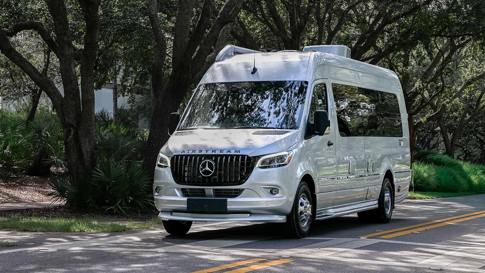 24GL TB Timeless Design 1920x1080