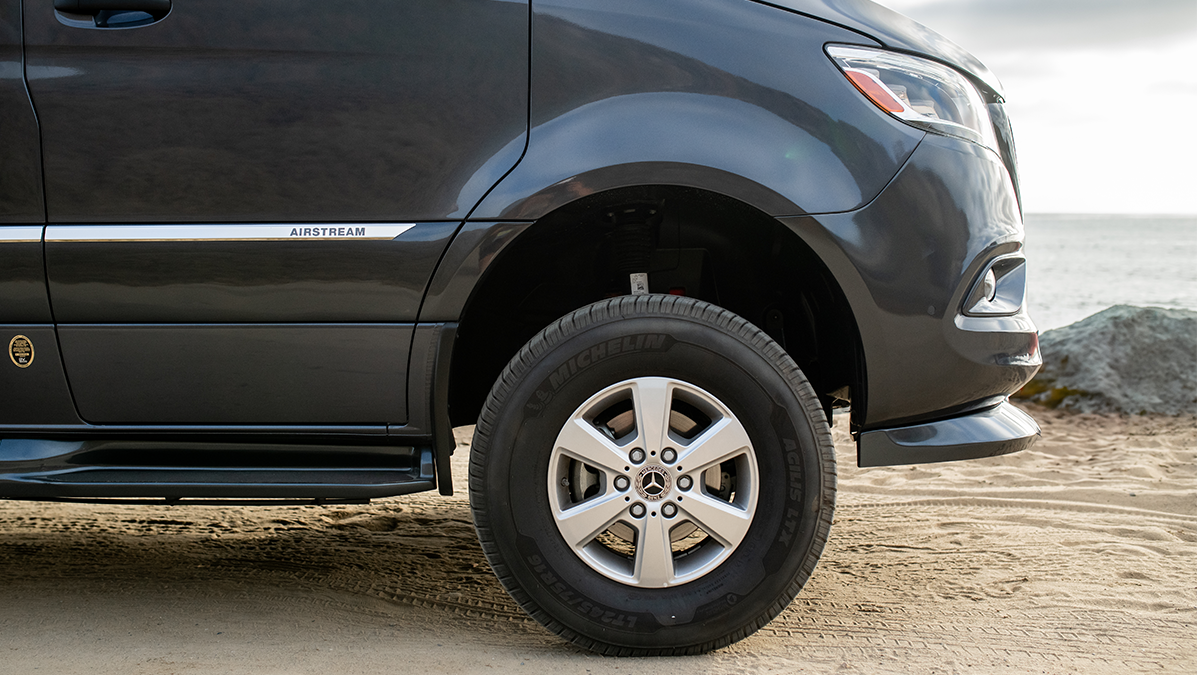 Interstate 19GT AWD Wheels Driving1200x675