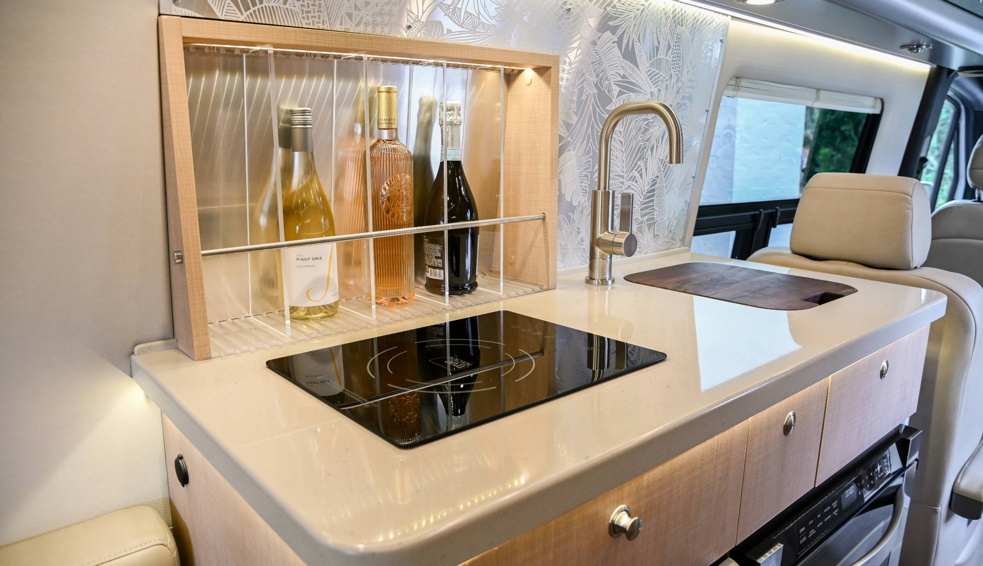 Airstream Touring Coach Interstate 24GL Galley in Tommy Bahama Decor 