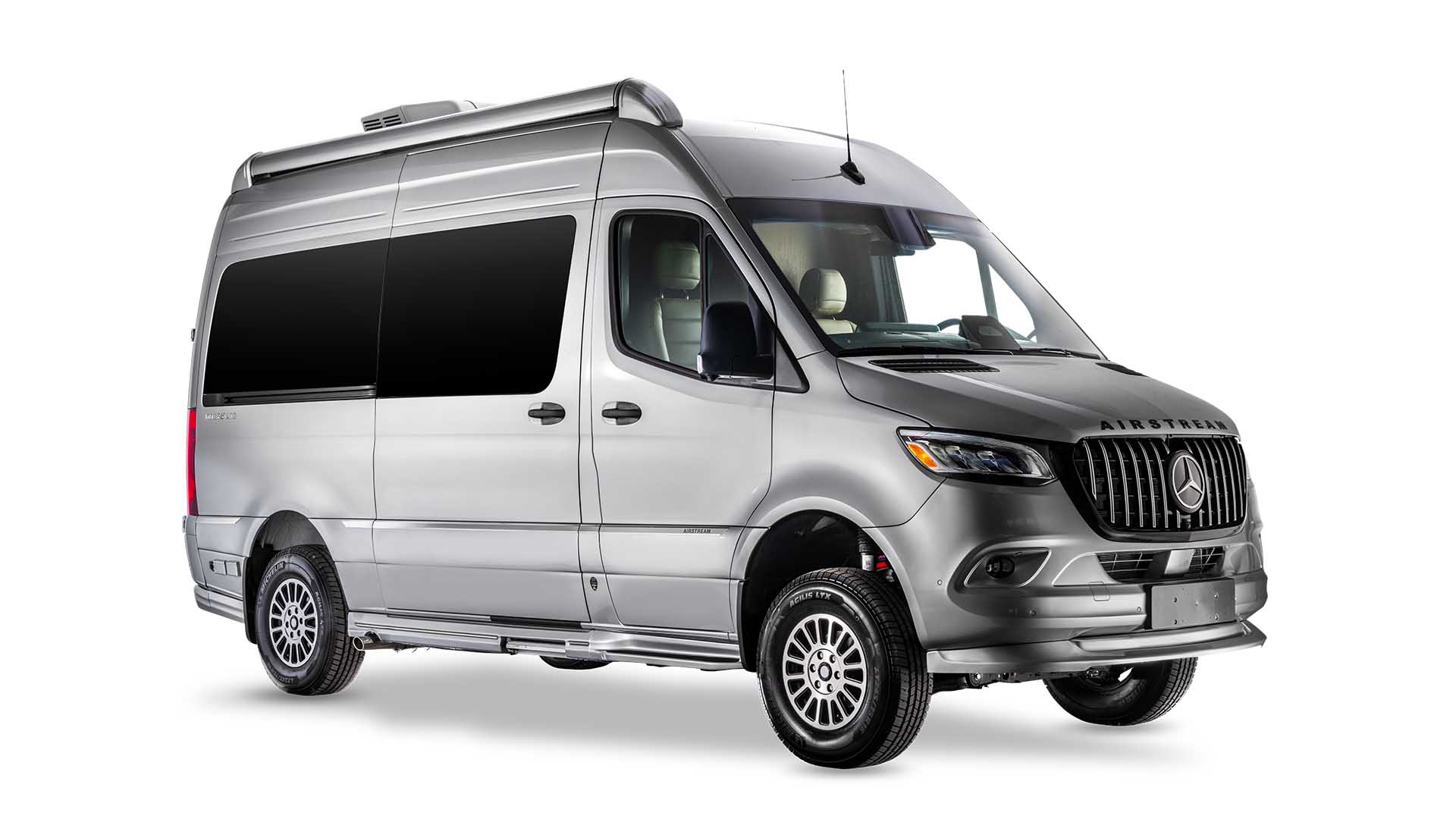 Tommy Bahama Airstream 19GT Exterior 3-4