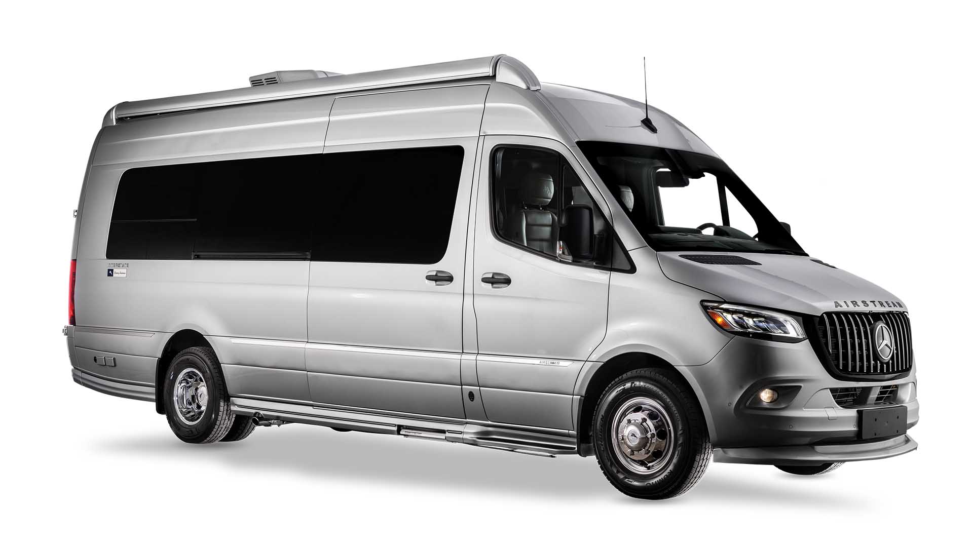 Tommy Bahama Airstream 24GL Exterior 3-4