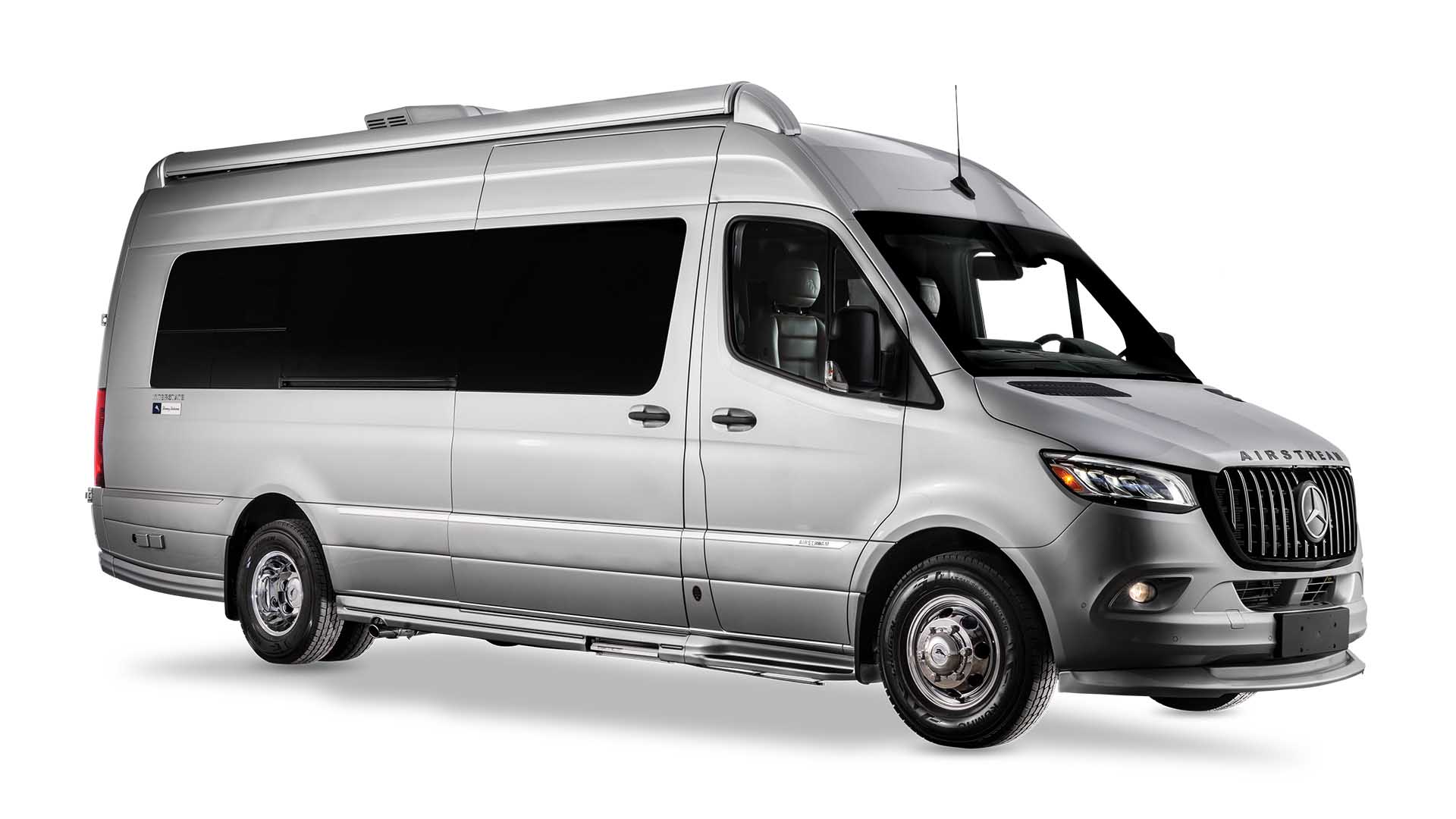 Tommy Bahama Airstream 24GT Exterior 3-4