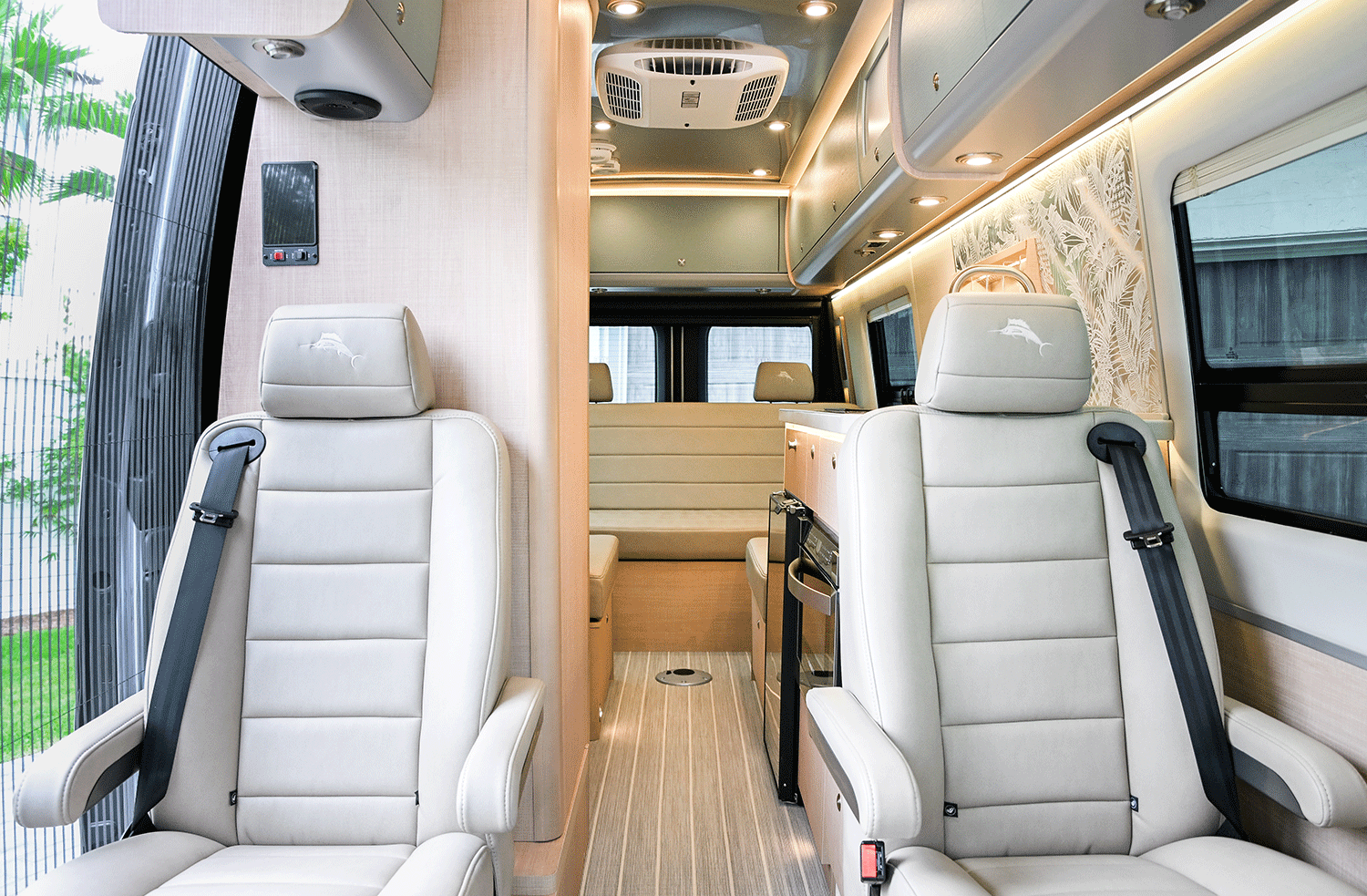 Tommy-Bahama-Decor-24GL MY26Interior-Decor-Preview-Image-1500x983