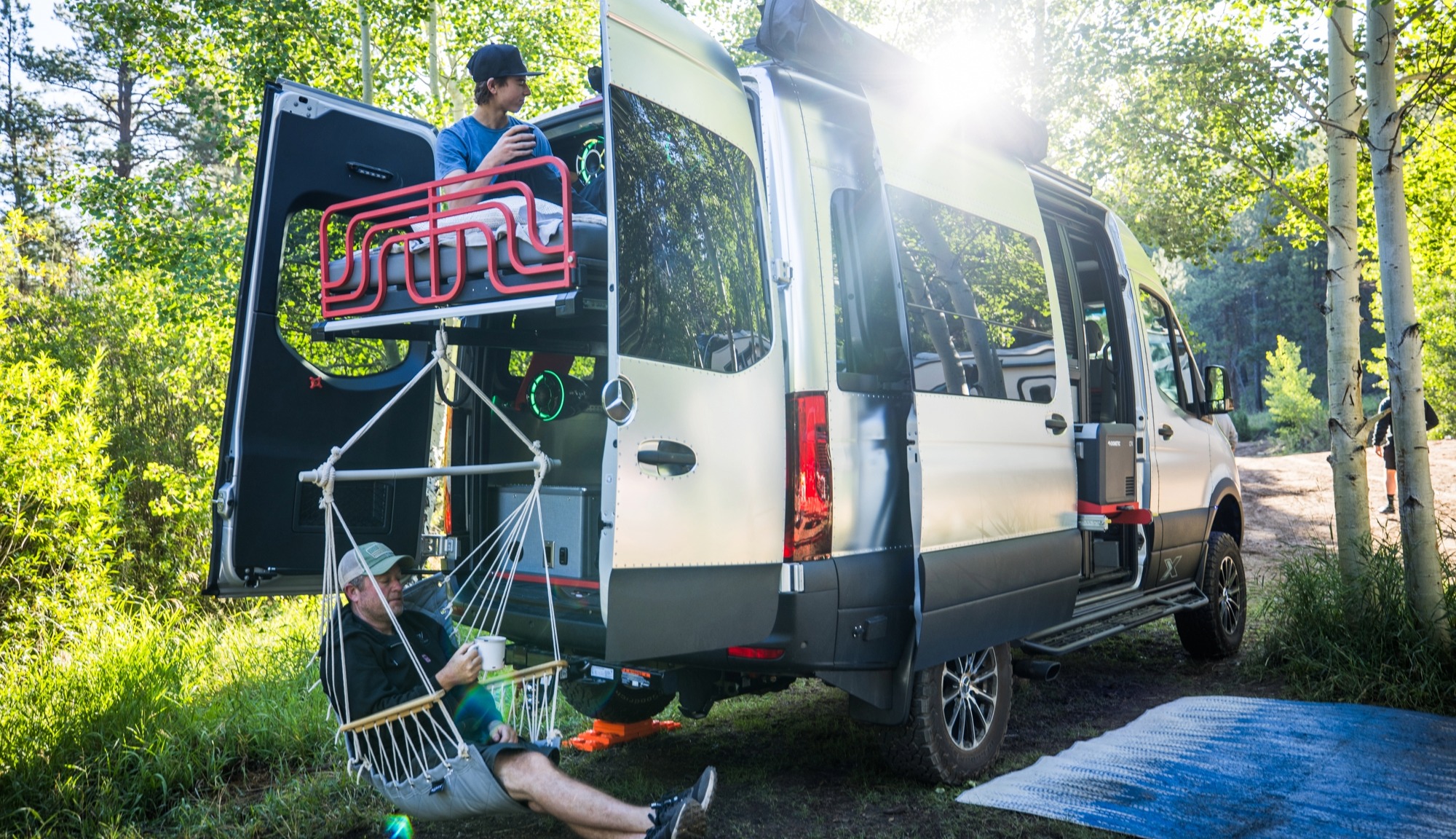 Airstream Touring Coach 19X Outland Edition pull out bed feature