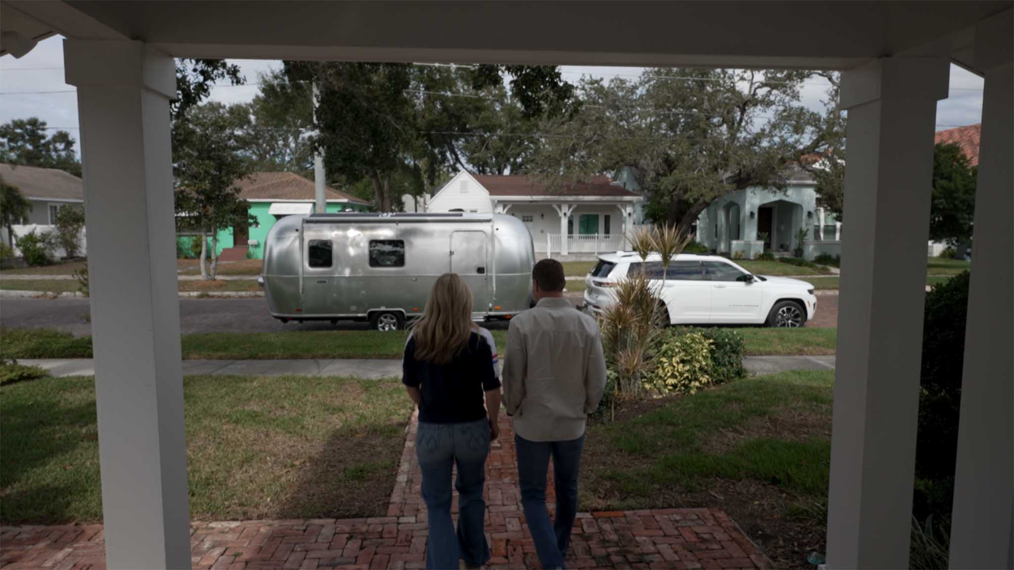 airstream towing with an suv _0005_World Traveler! ! FULL.00_00_04_08.Still030